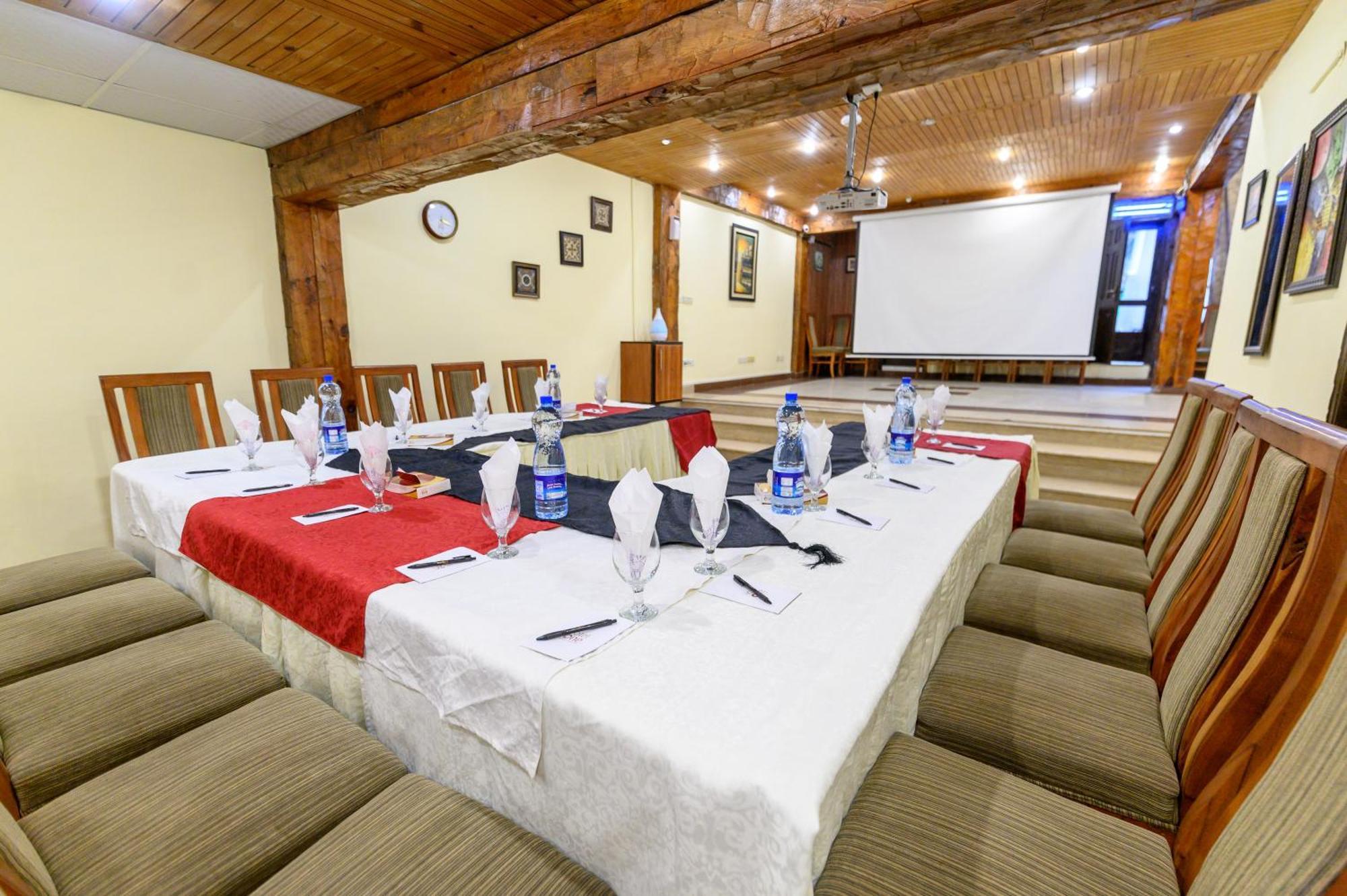 Hotel One Bhurban Муррее Экстерьер фото